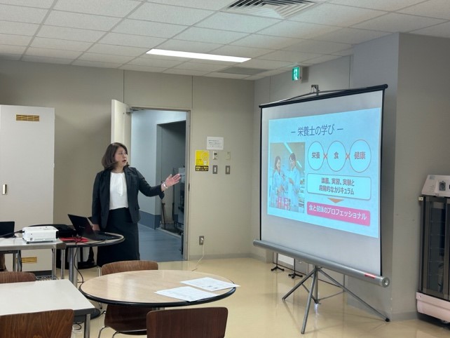 【オープンキャンパス体験授業報告】臨床栄養学実習 | 投稿 | 川村学園女子大学