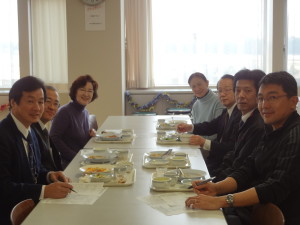 学長先生、副学長先生も試食にいらしてくださいました。